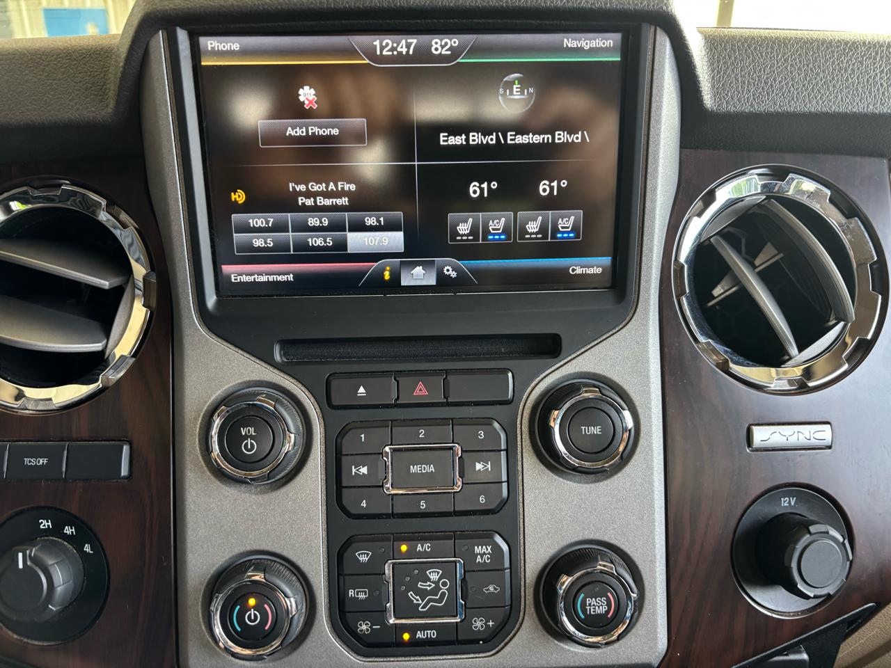 Ford Super Duty F-350 DRW 4WD Crew Cab 172" Lariat 2016