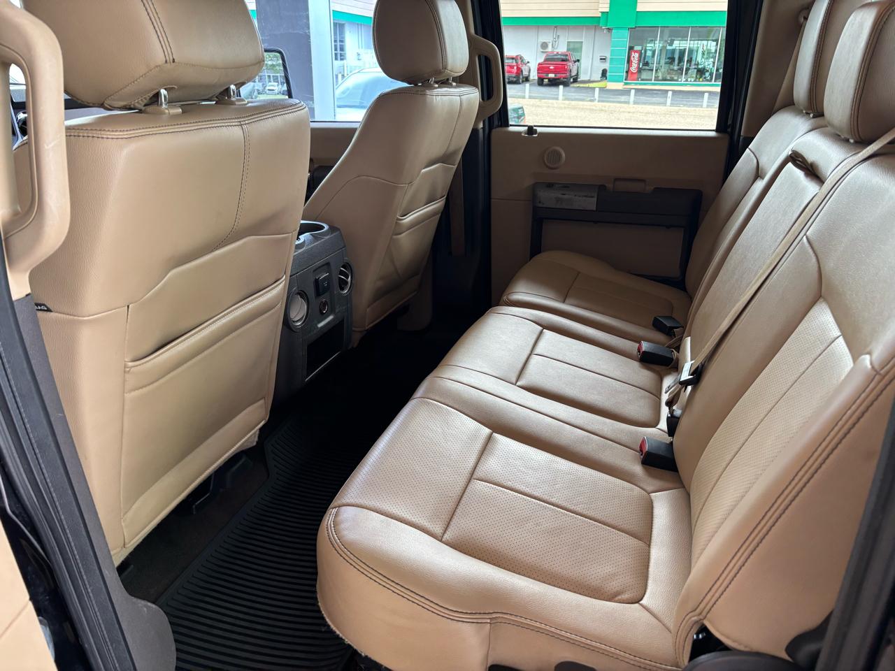Ford Super Duty F-350 DRW 4WD Crew Cab 172" Lariat 2016