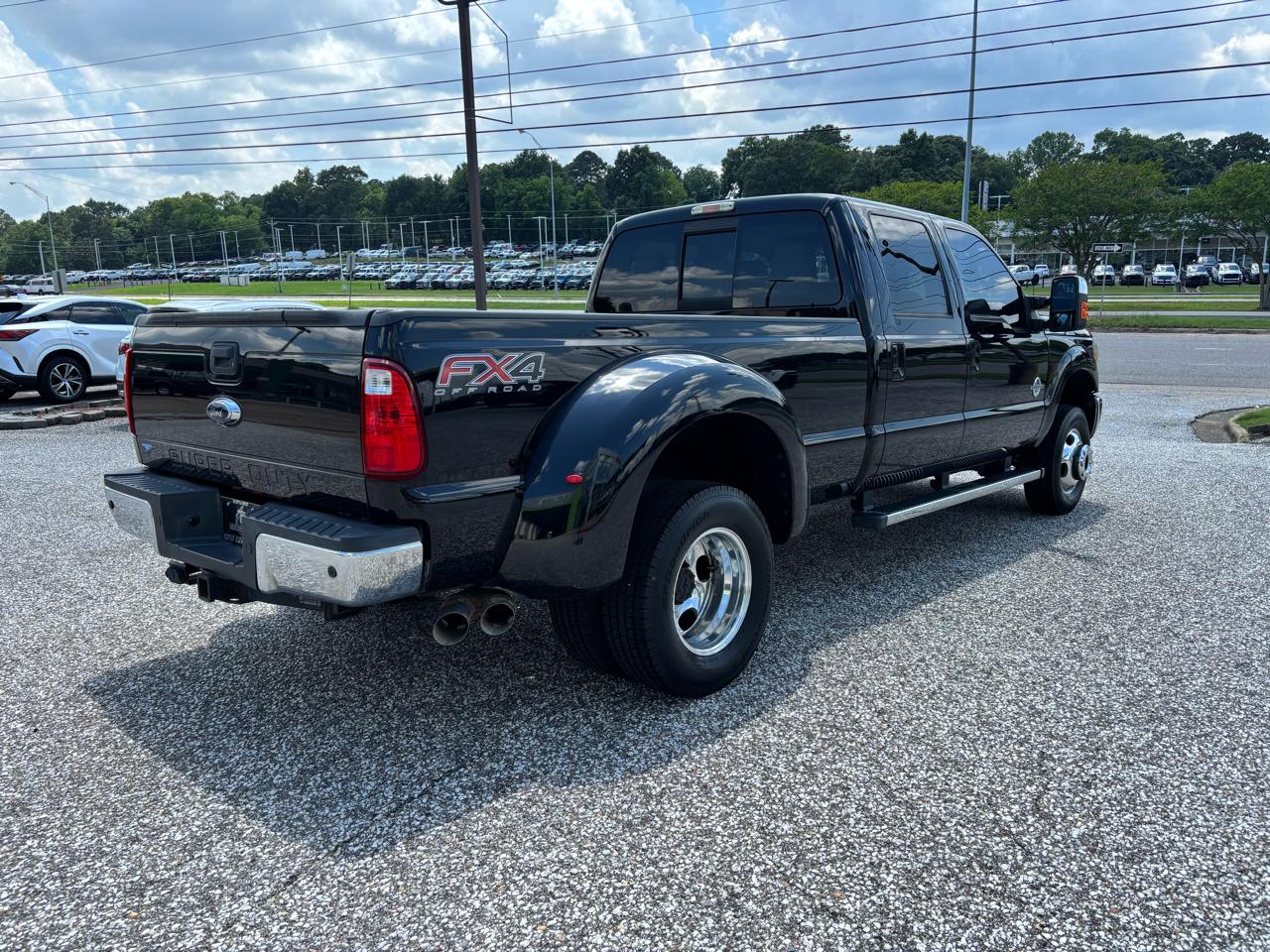 Ford Super Duty F-350 DRW 4WD Crew Cab 172" Lariat 2016