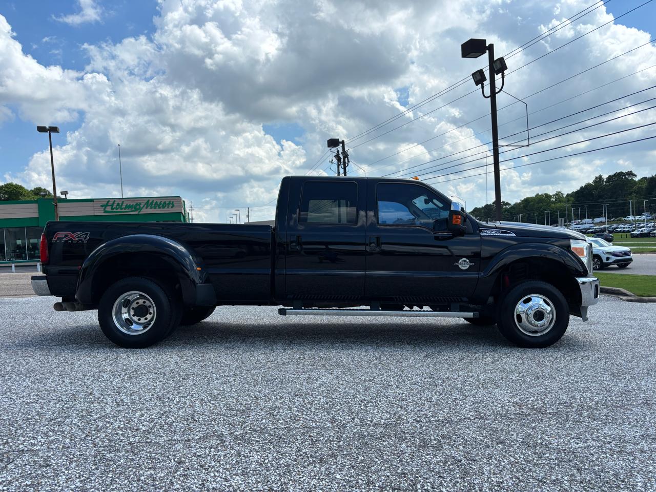 Ford Super Duty F-350 DRW 4WD Crew Cab 172" Lariat 2016