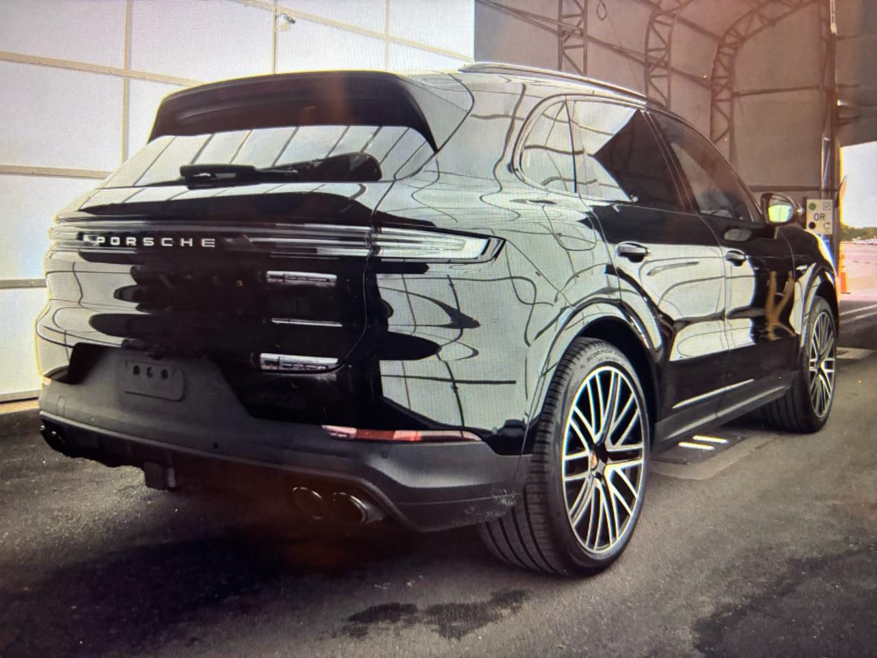 Porsche Cayenne E-Hybrid AWD 2025