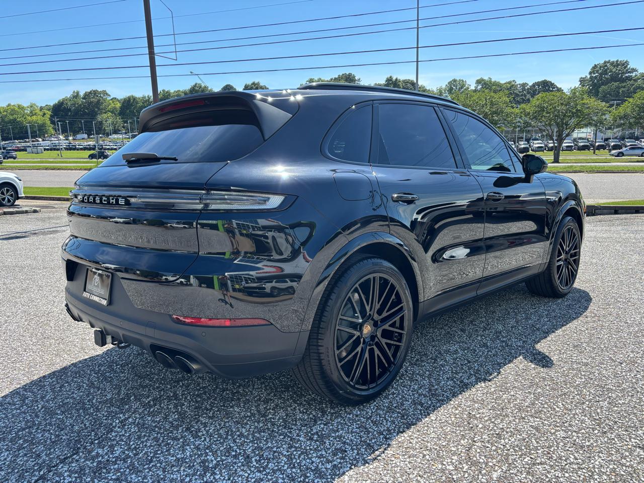 2025 Porsche Cayenne E-Hybrid - Photo 9