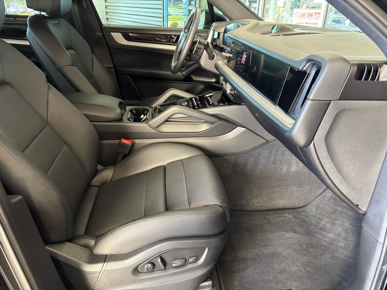 2025 Porsche Cayenne E-Hybrid - Photo 23