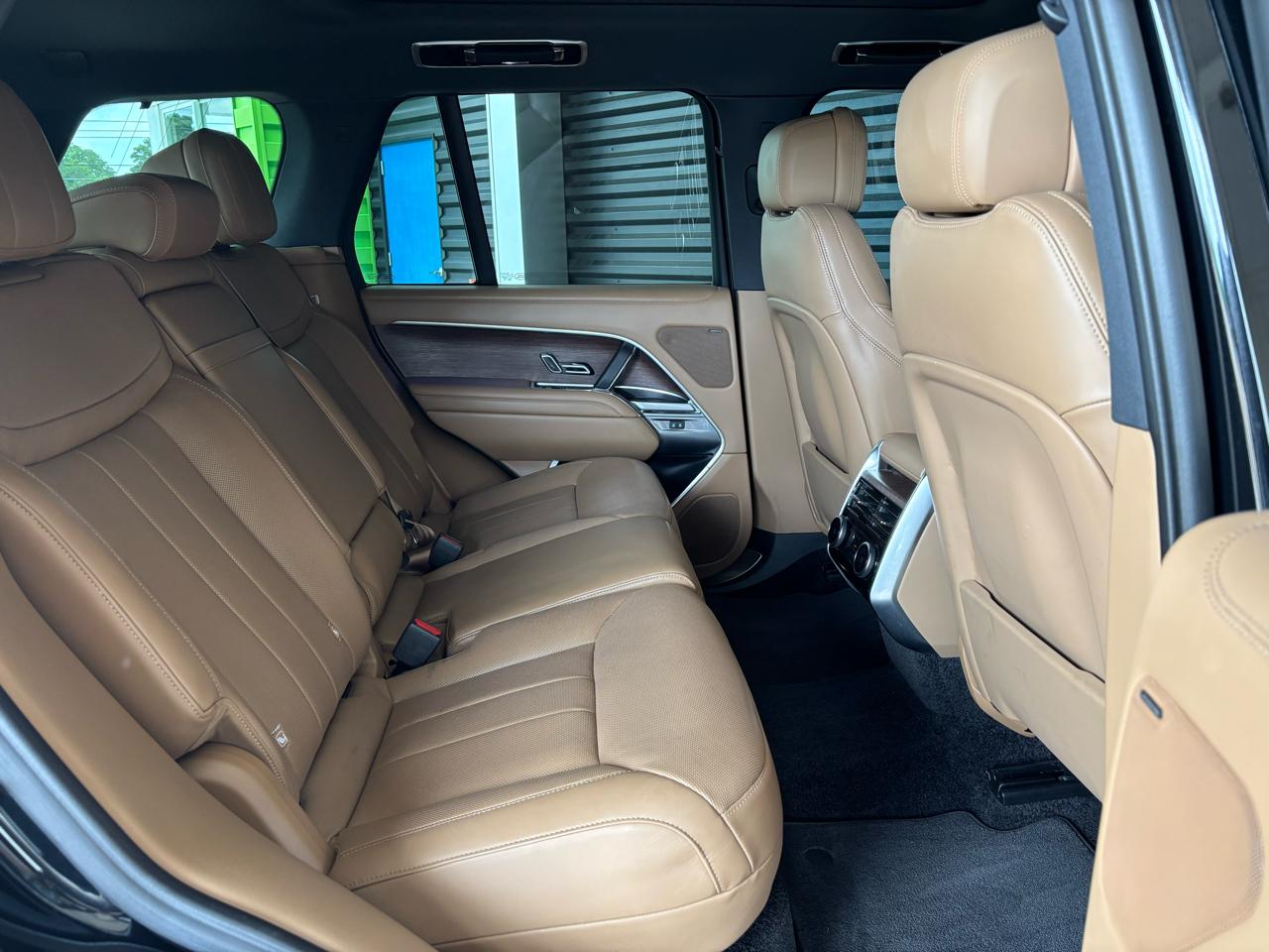 Land Rover Range Rover P400 SE SWB 2023