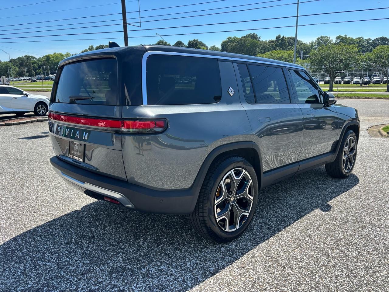 Rivian R1S Adventure Quad-Motor Large Pack 2024