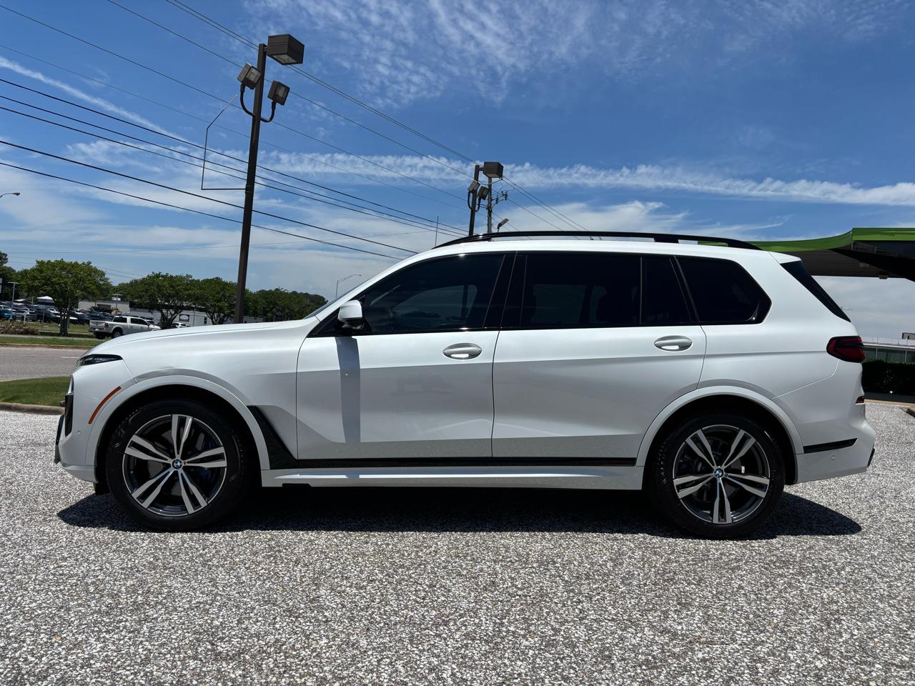 BMW X7 xDrive40i Sports Activity Vehicle 2026