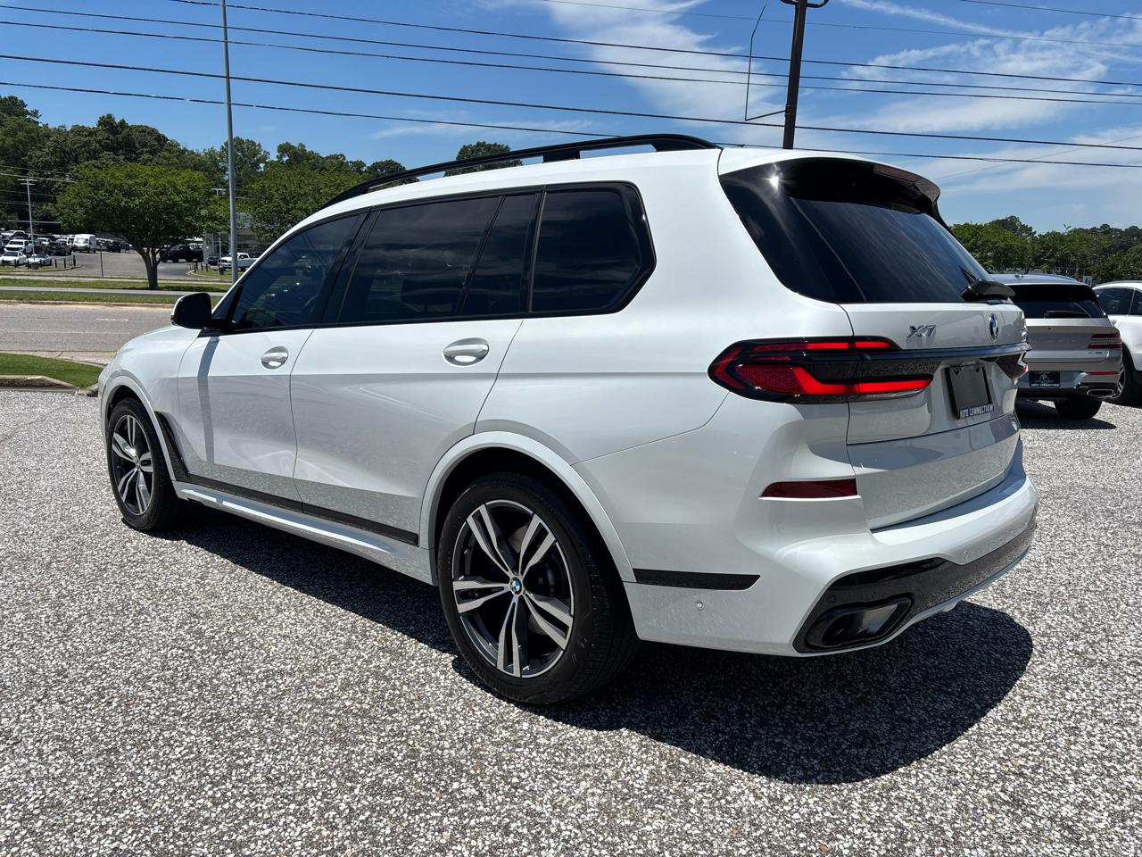 BMW X7 xDrive40i Sports Activity Vehicle 2026