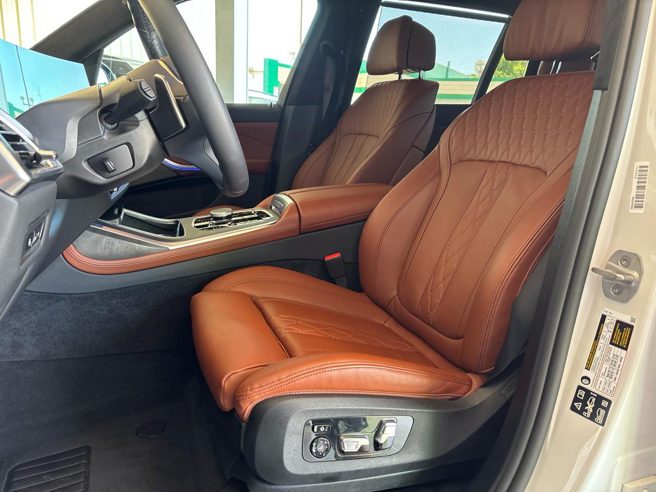 BMW X7 xDrive40i Sports Activity Vehicle 2026