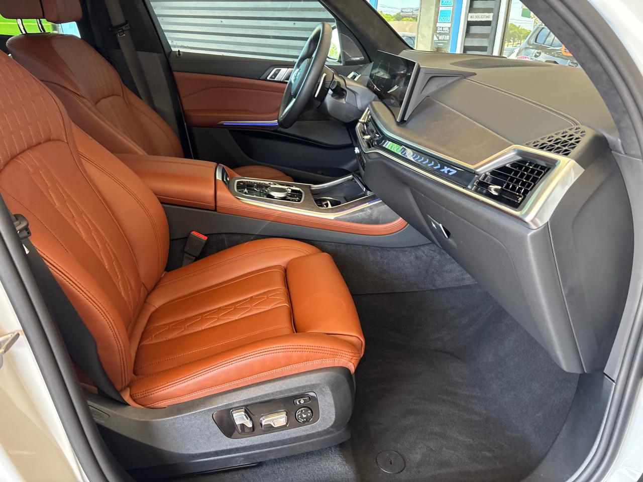 BMW X7 xDrive40i Sports Activity Vehicle 2026