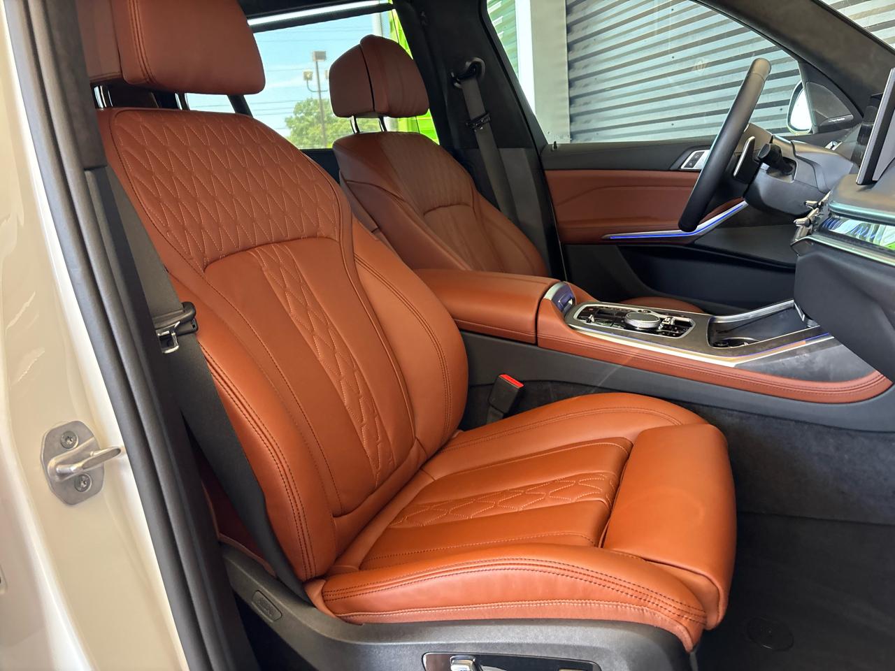 BMW X7 xDrive40i Sports Activity Vehicle 2026