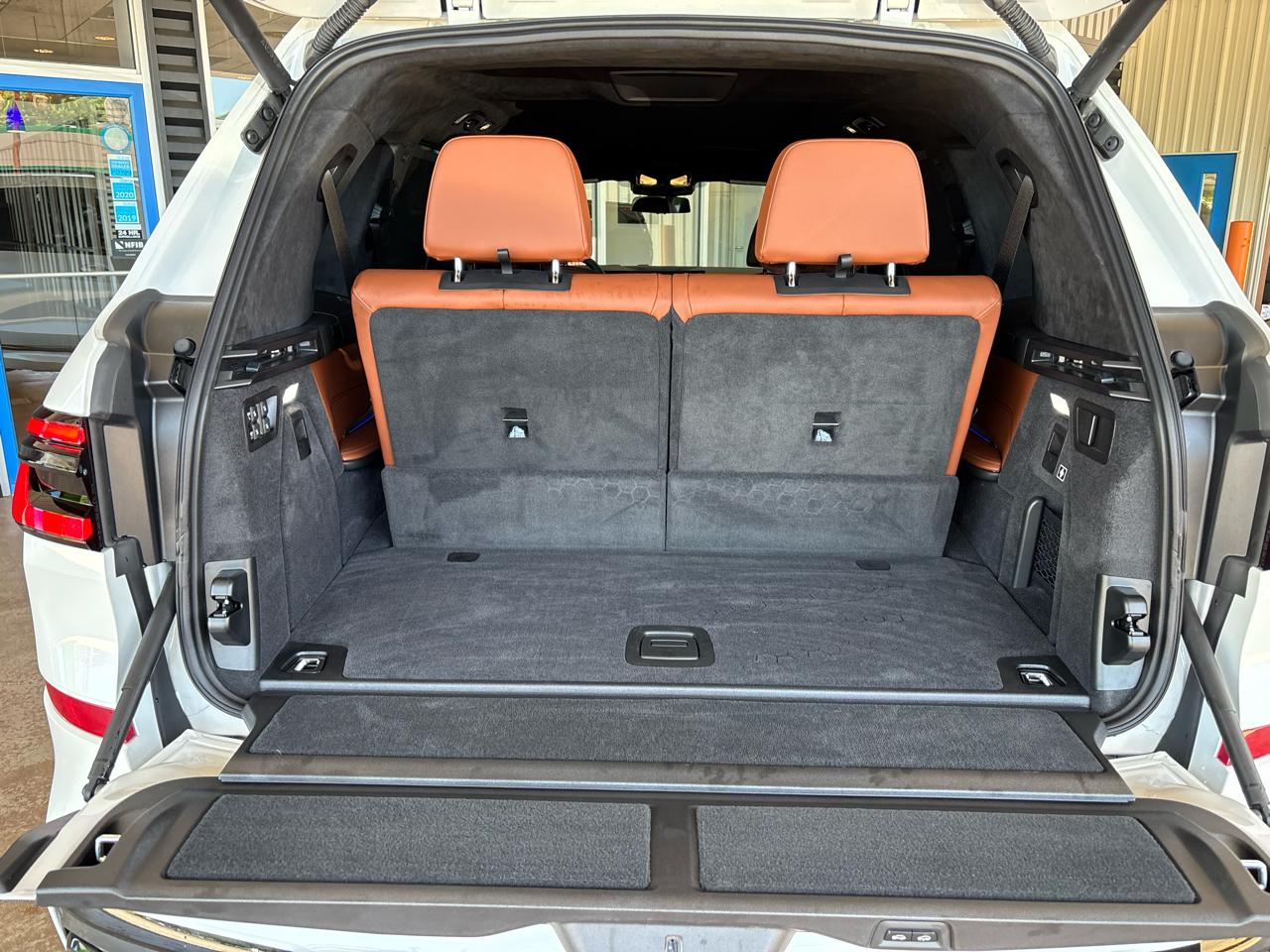 BMW X7 xDrive40i Sports Activity Vehicle 2026