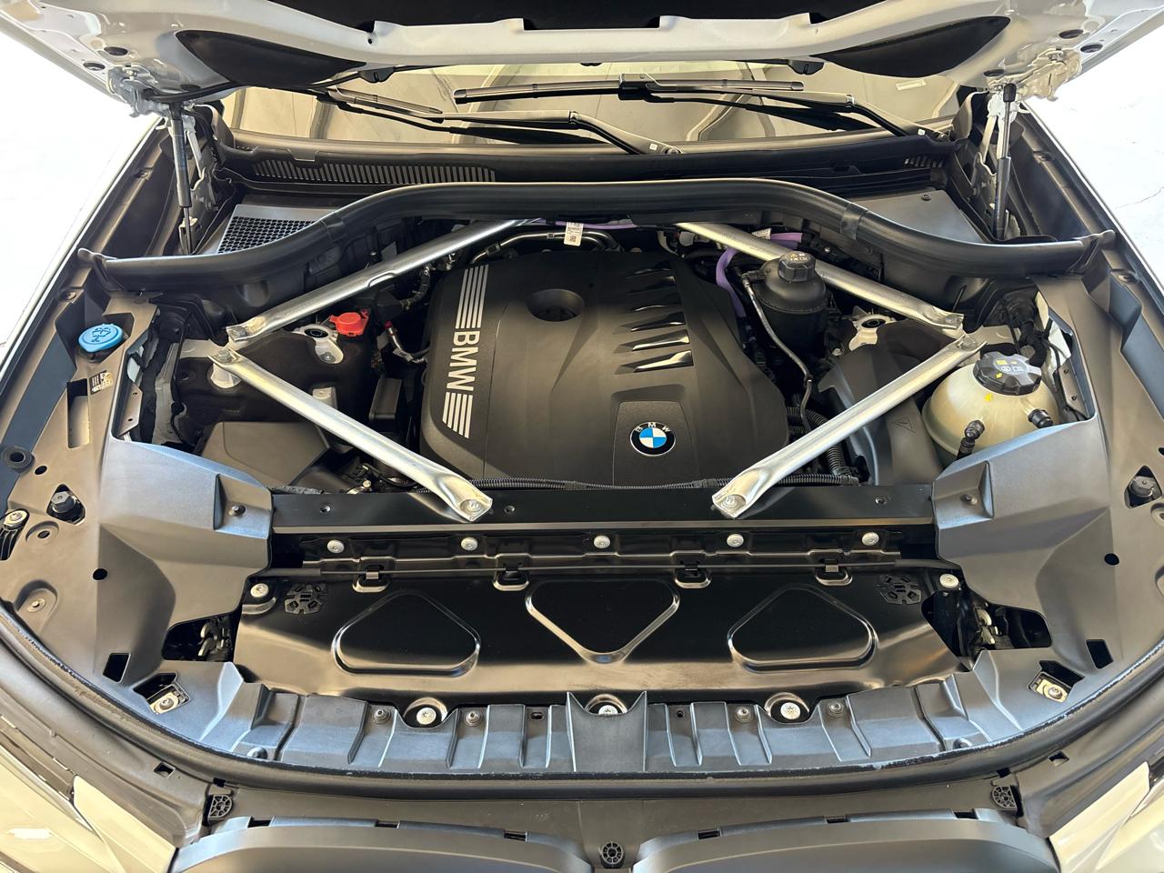 BMW X7 xDrive40i Sports Activity Vehicle 2026