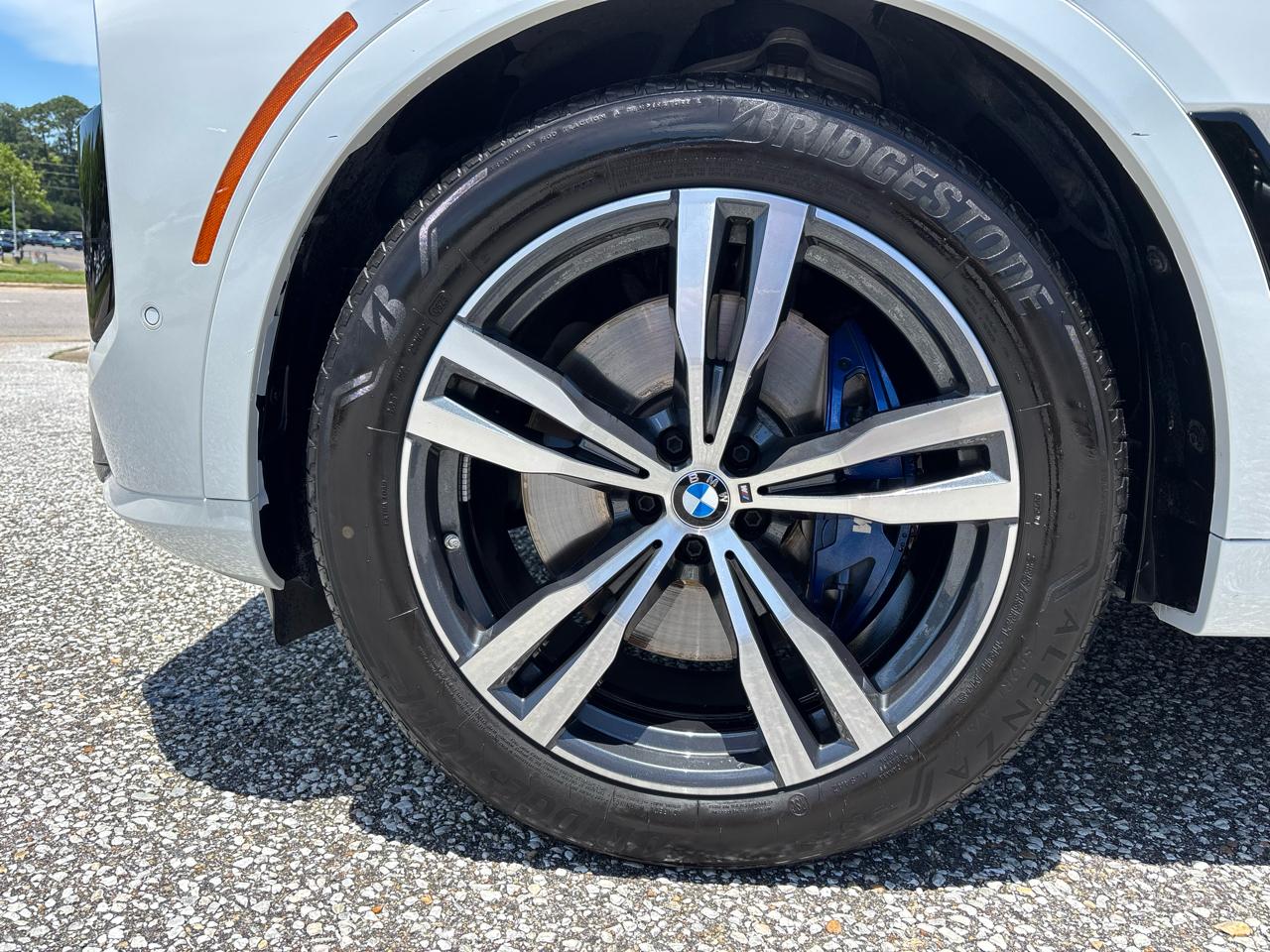 BMW X7 xDrive40i Sports Activity Vehicle 2026