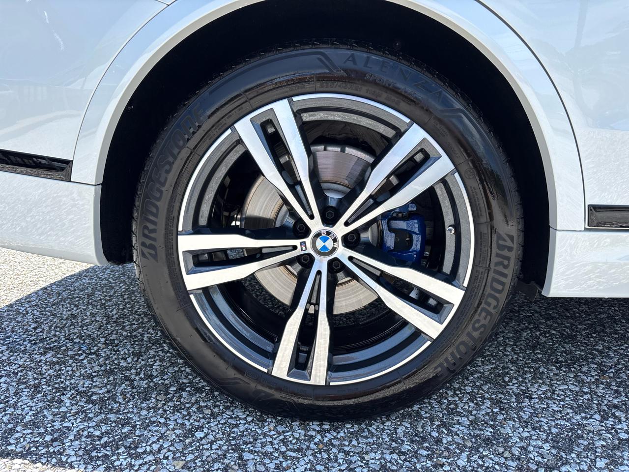 BMW X7 xDrive40i Sports Activity Vehicle 2026