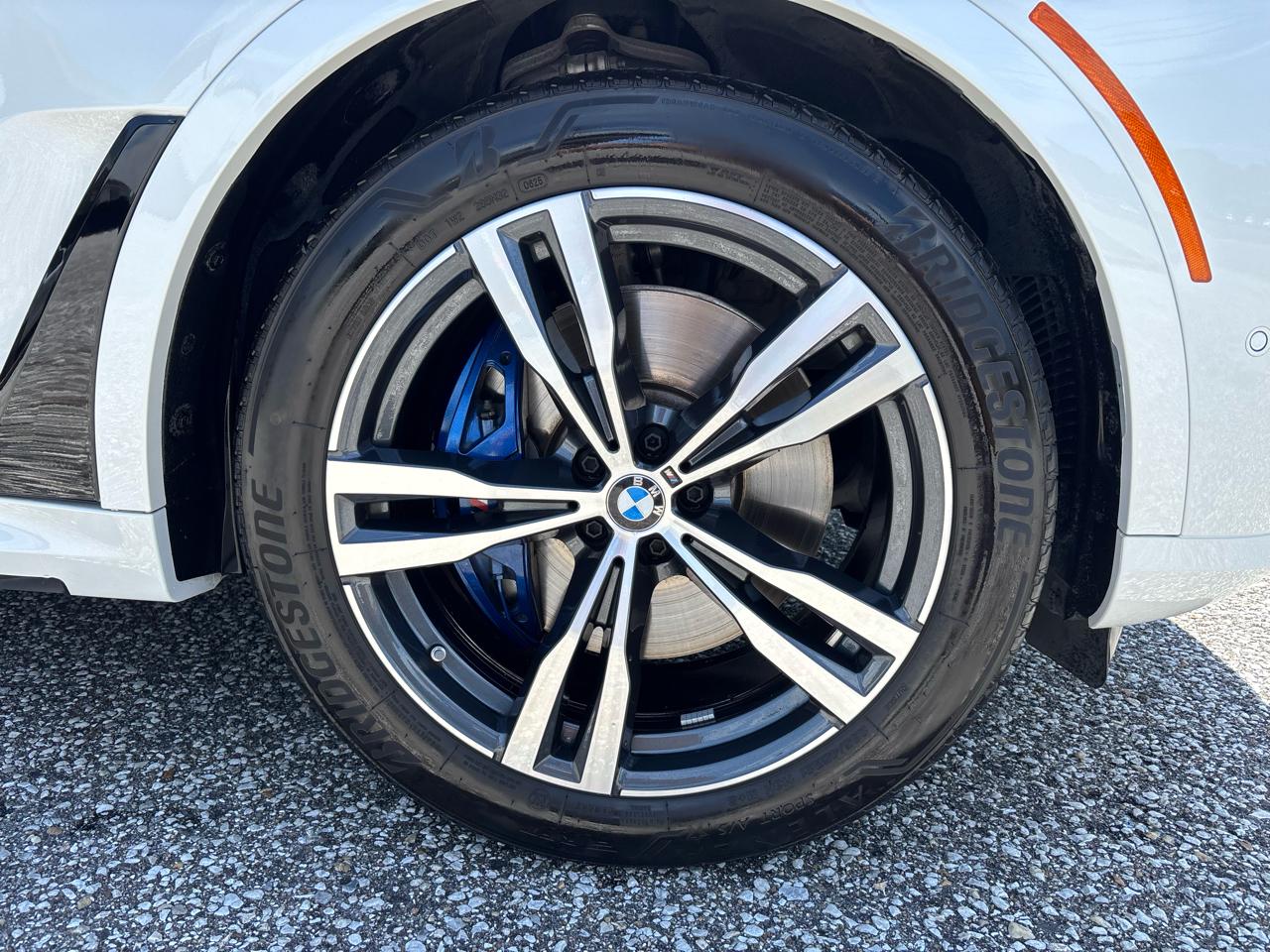 BMW X7 xDrive40i Sports Activity Vehicle 2026