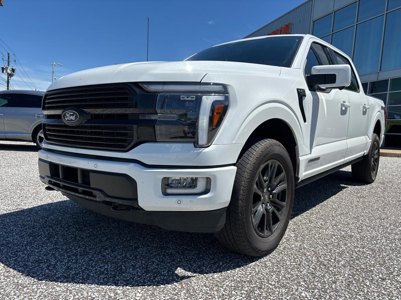Ford F-150 4WD SuperCrew 145" Platinum 2025