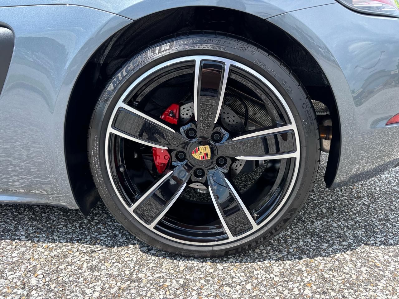 Porsche 718 Cayman S Coupe 2025