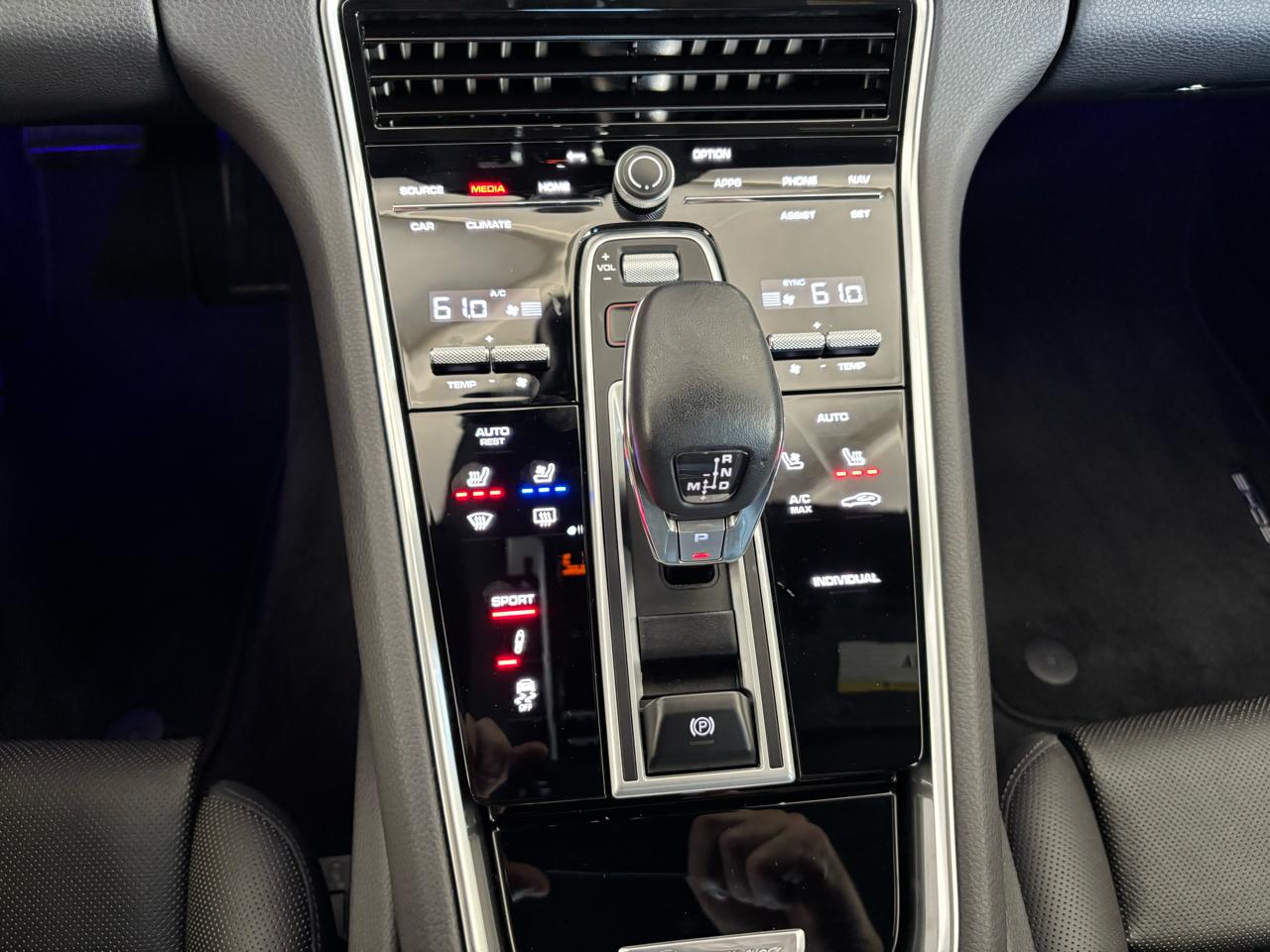 Porsche Panamera Platinum Edition RWD 2023
