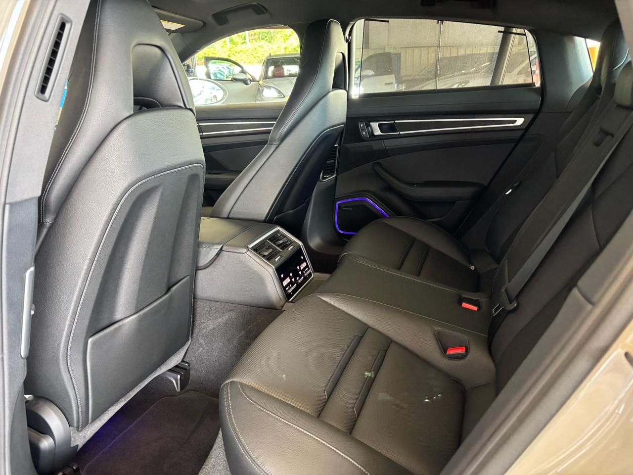 Porsche Panamera Platinum Edition RWD 2023