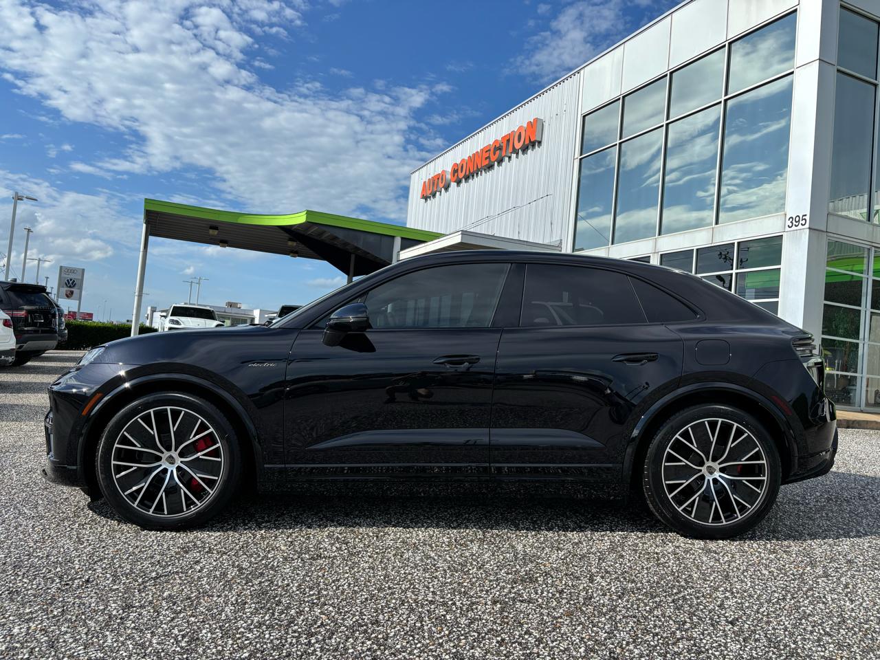 Porsche Macan Electric Turbo AWD 2024