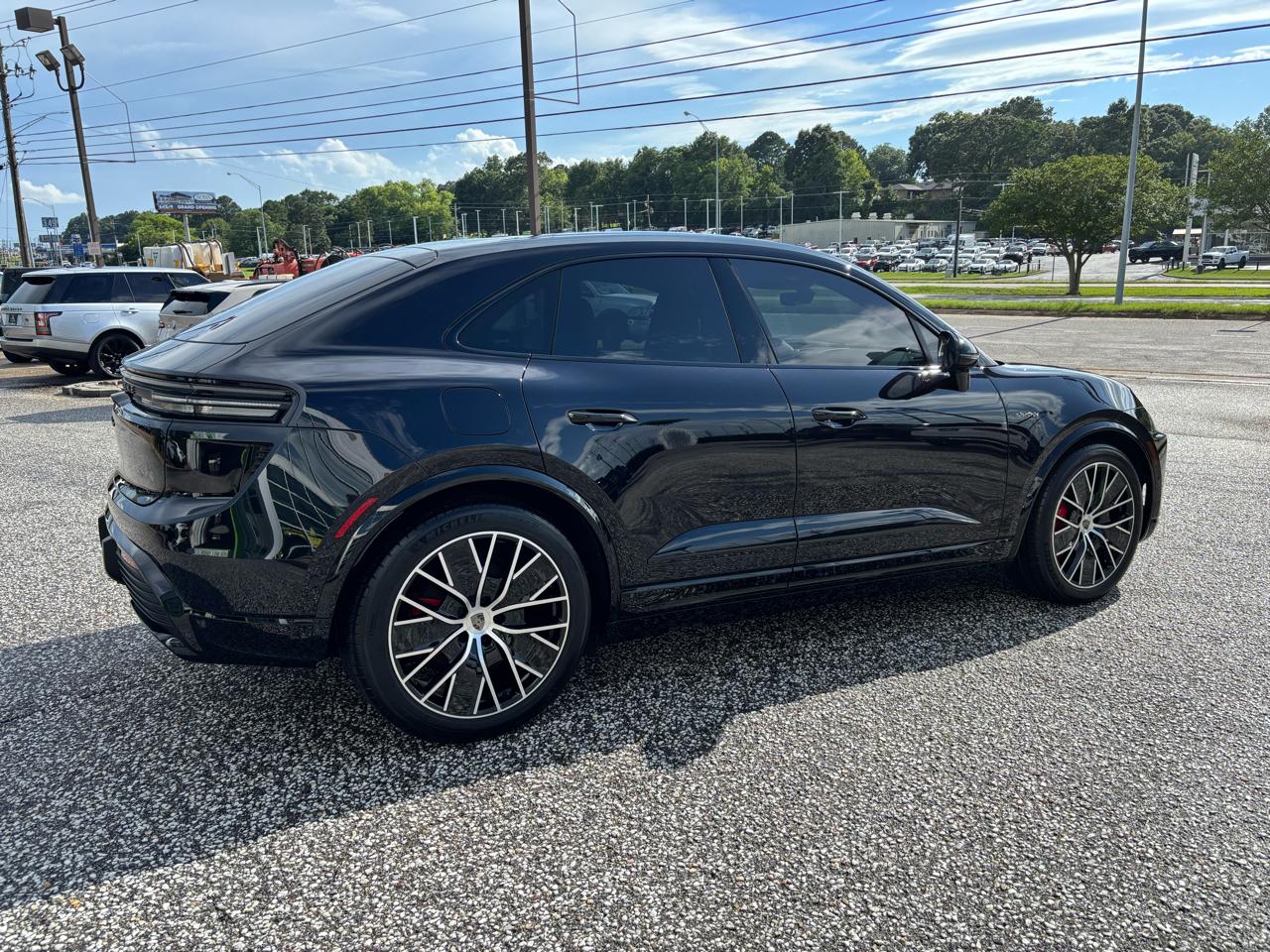 Porsche Macan Electric Turbo AWD 2024