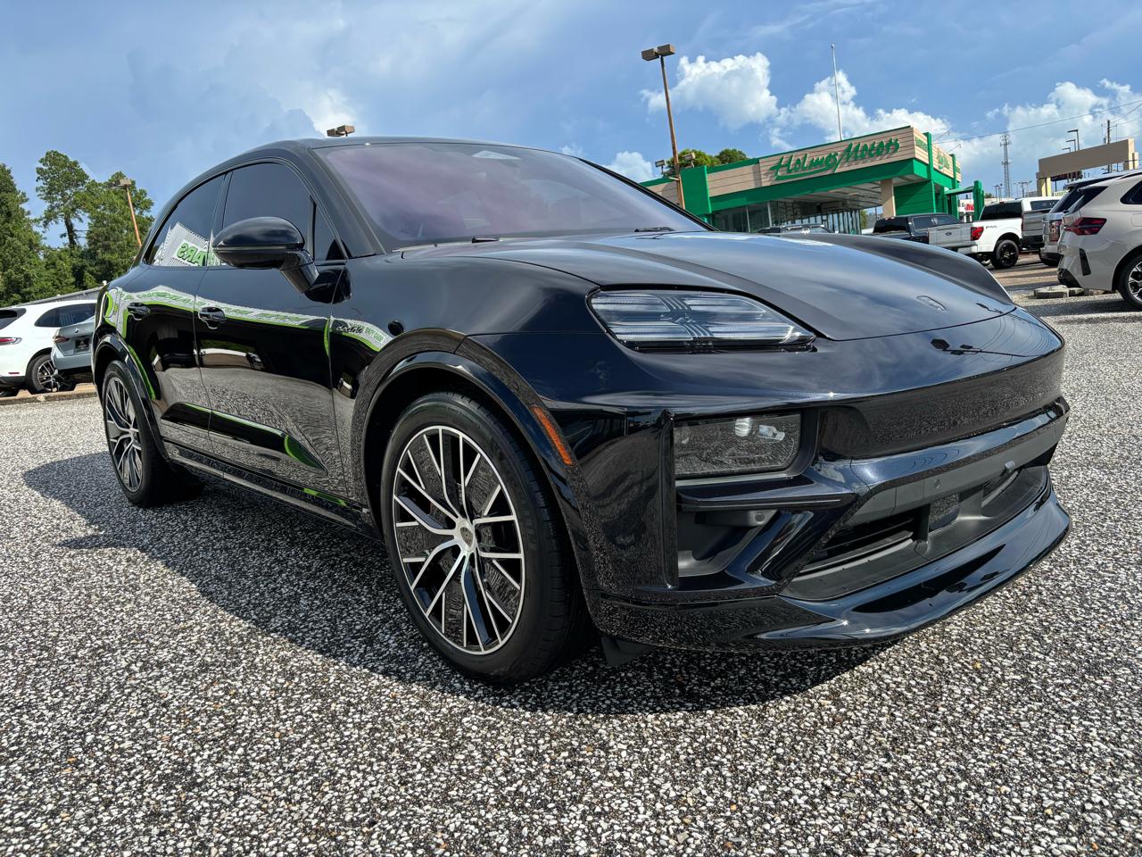 Porsche Macan Electric Turbo AWD 2024