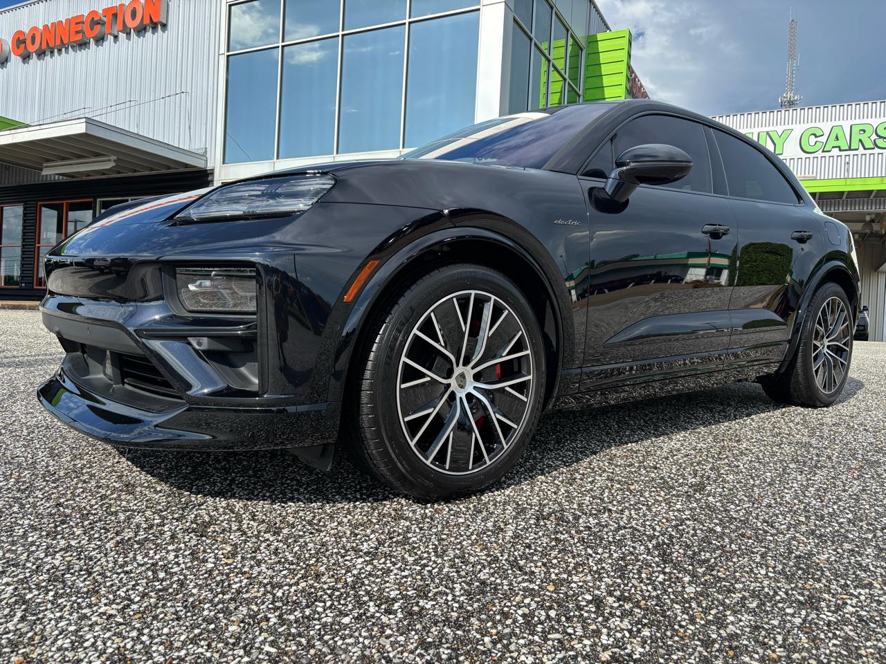 Porsche Macan Electric Turbo AWD 2024