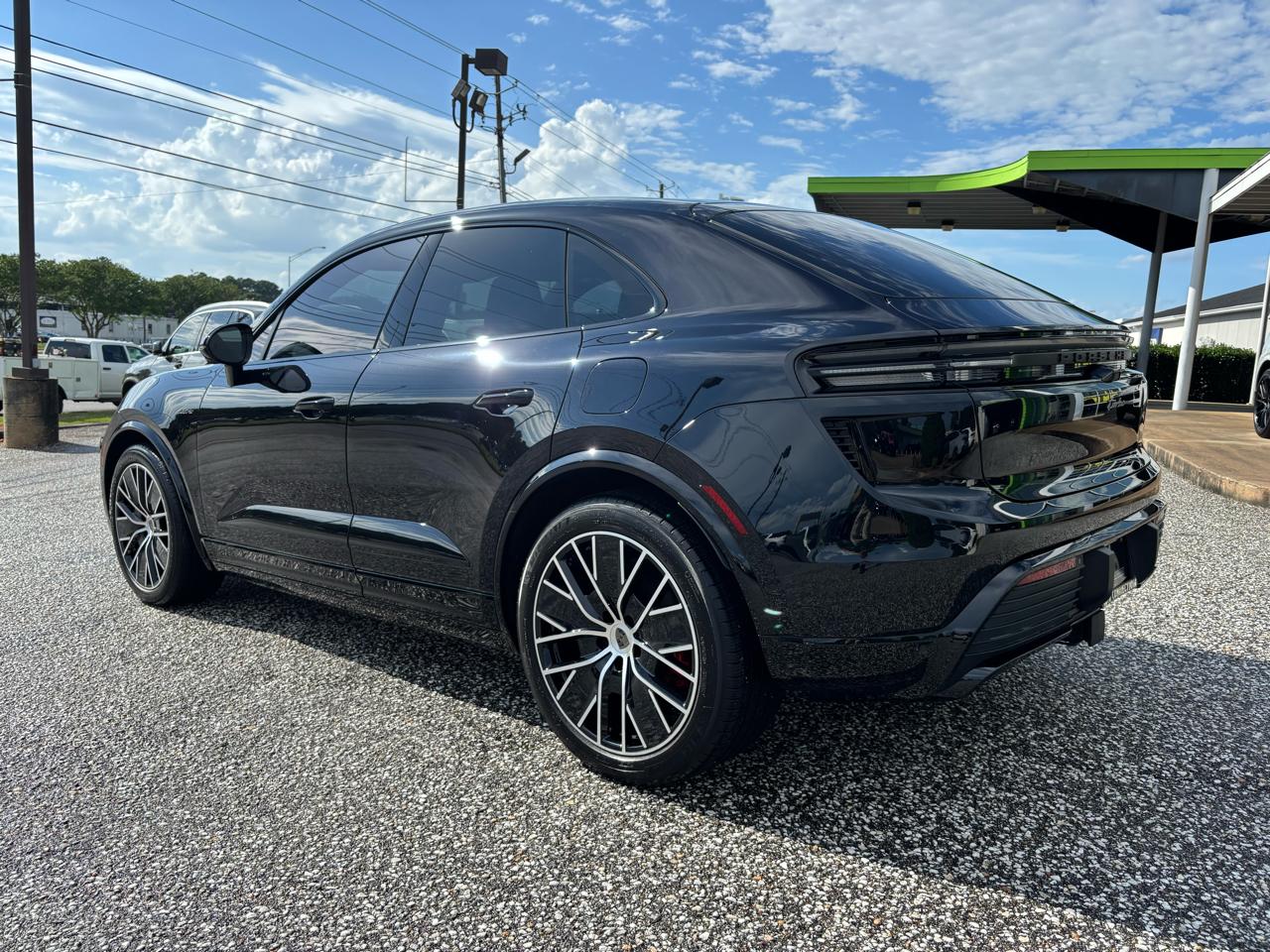 Porsche Macan Electric Turbo AWD 2024