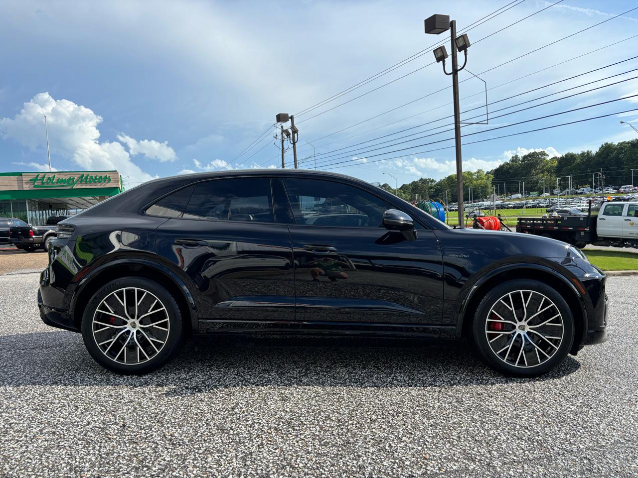 Porsche Macan Electric Turbo AWD 2024