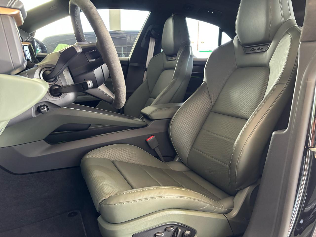 Porsche Macan Electric Turbo AWD 2024