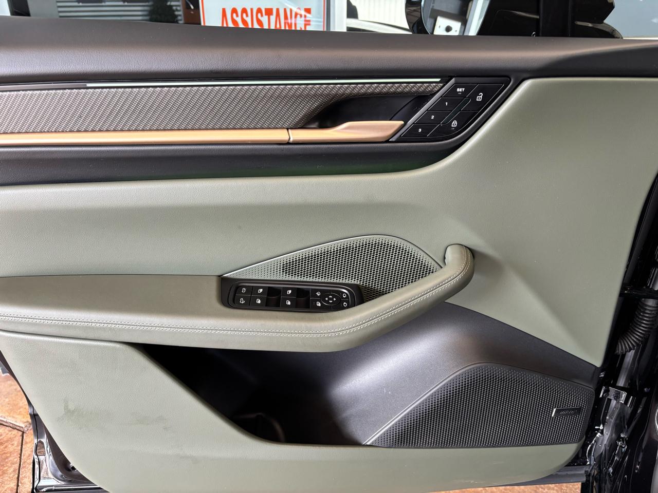 Porsche Macan Electric Turbo AWD 2024