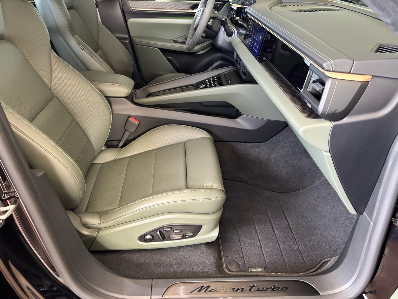 Porsche Macan Electric Turbo AWD 2024