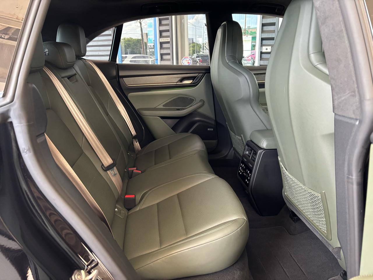 Porsche Macan Electric Turbo AWD 2024