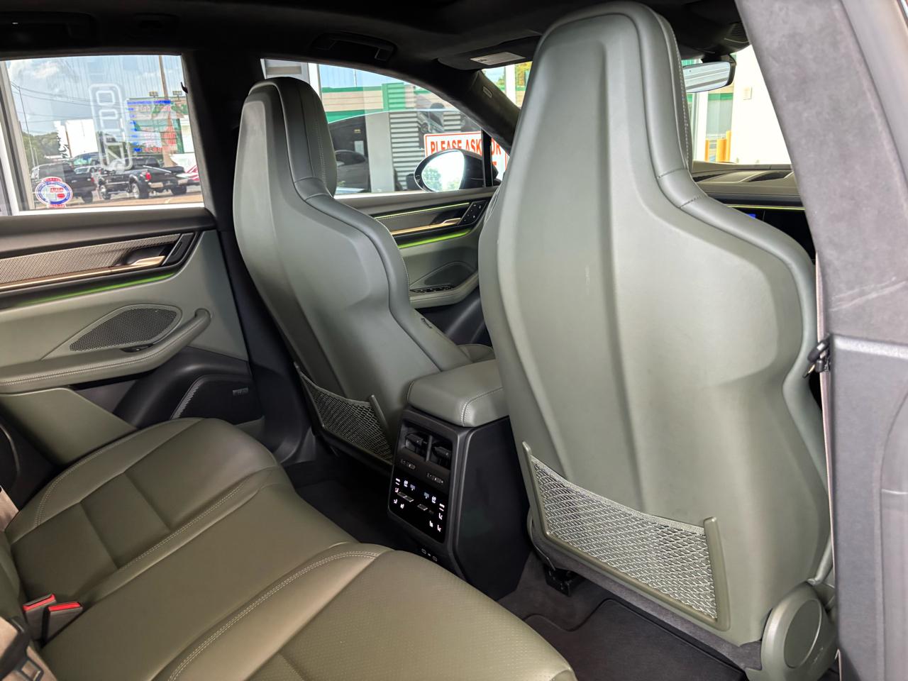 Porsche Macan Electric Turbo AWD 2024