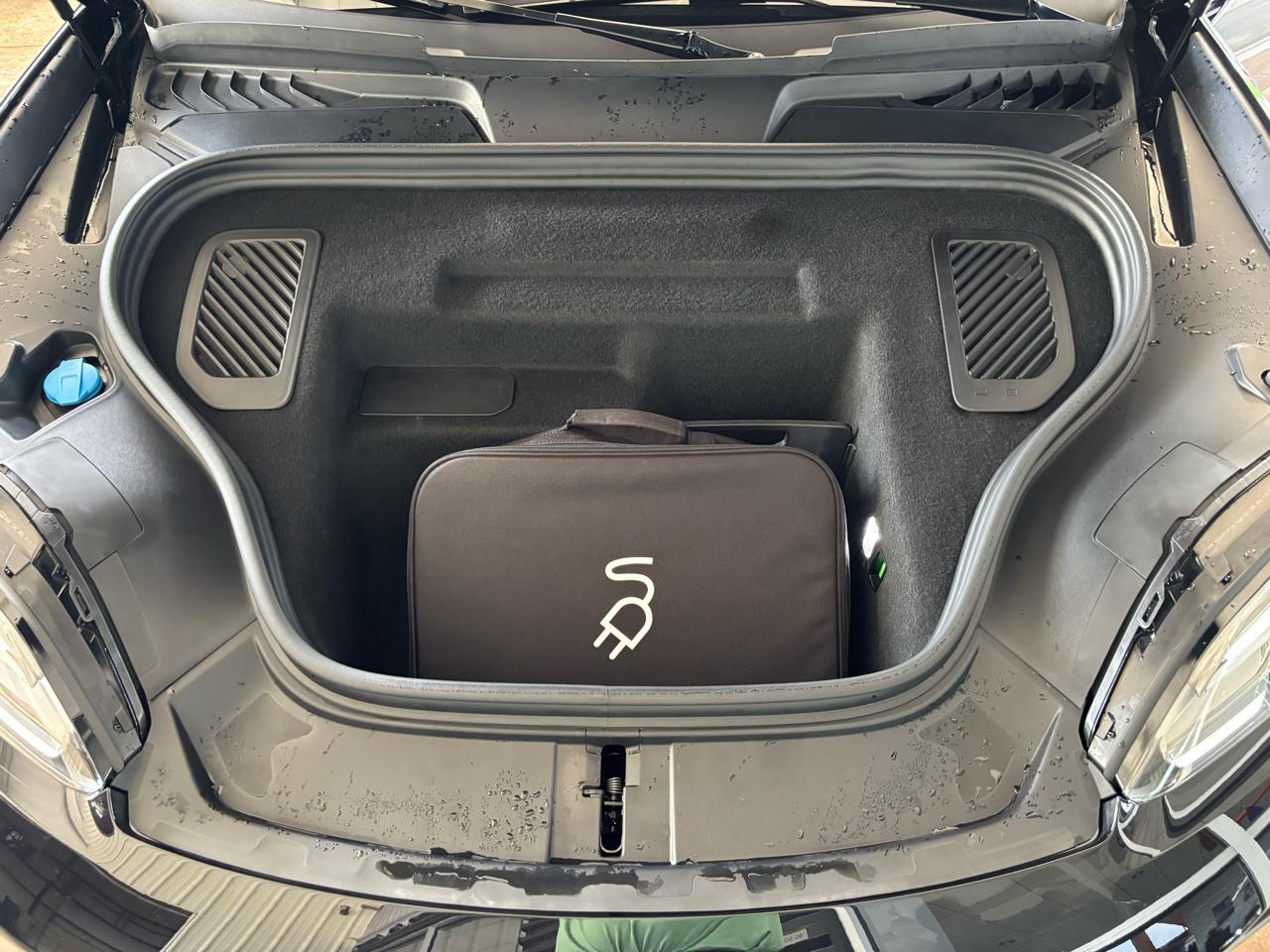 Porsche Macan Electric Turbo AWD 2024