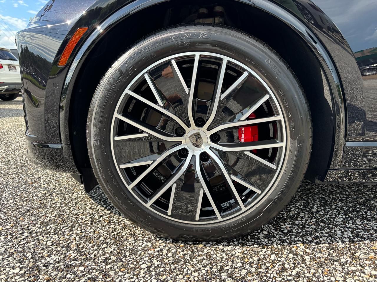 Porsche Macan Electric Turbo AWD 2024