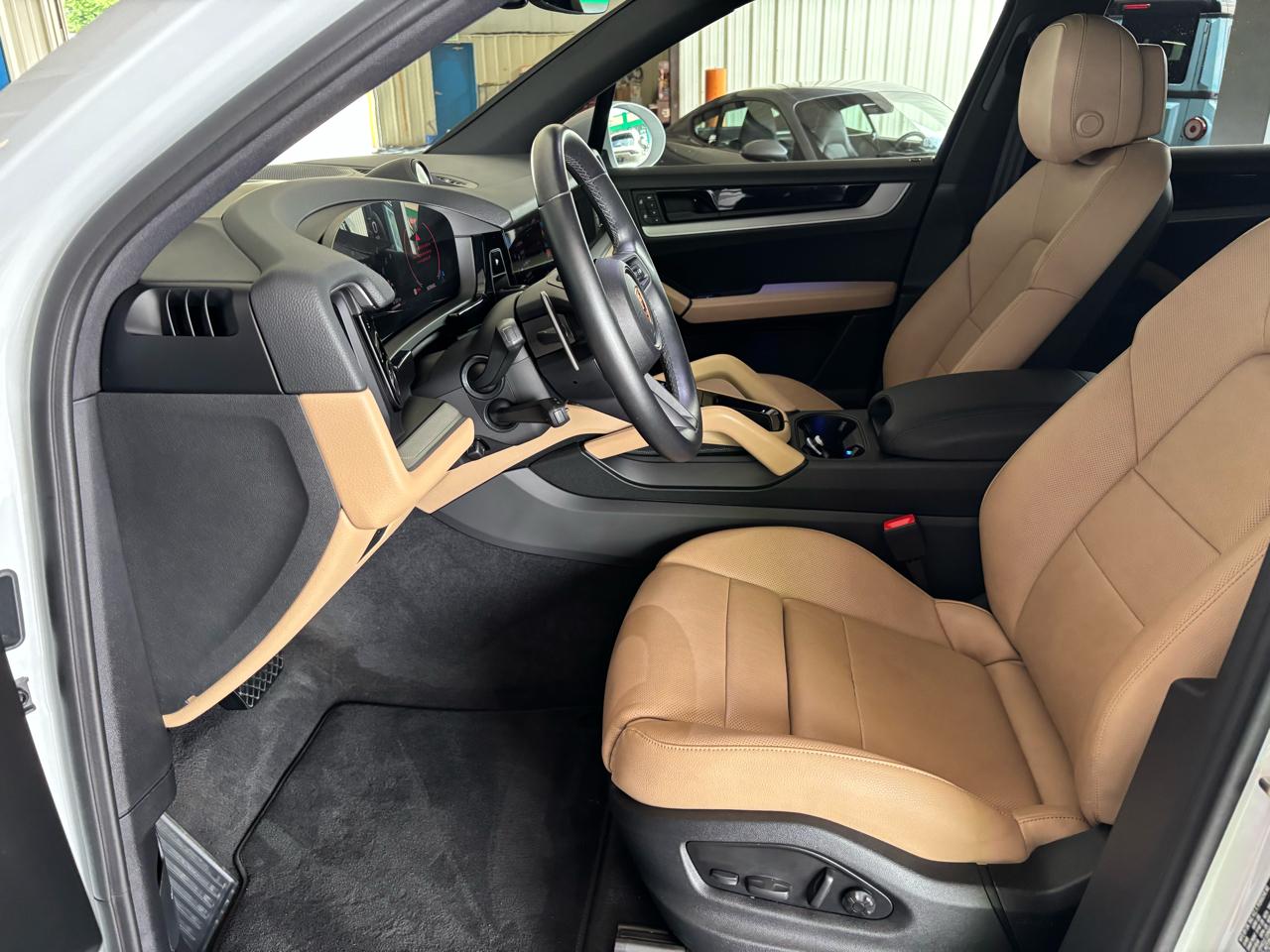 Porsche Cayenne AWD 2025