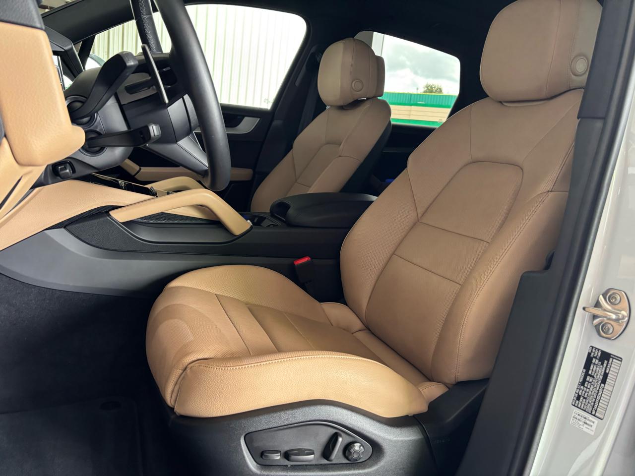 Porsche Cayenne AWD 2025