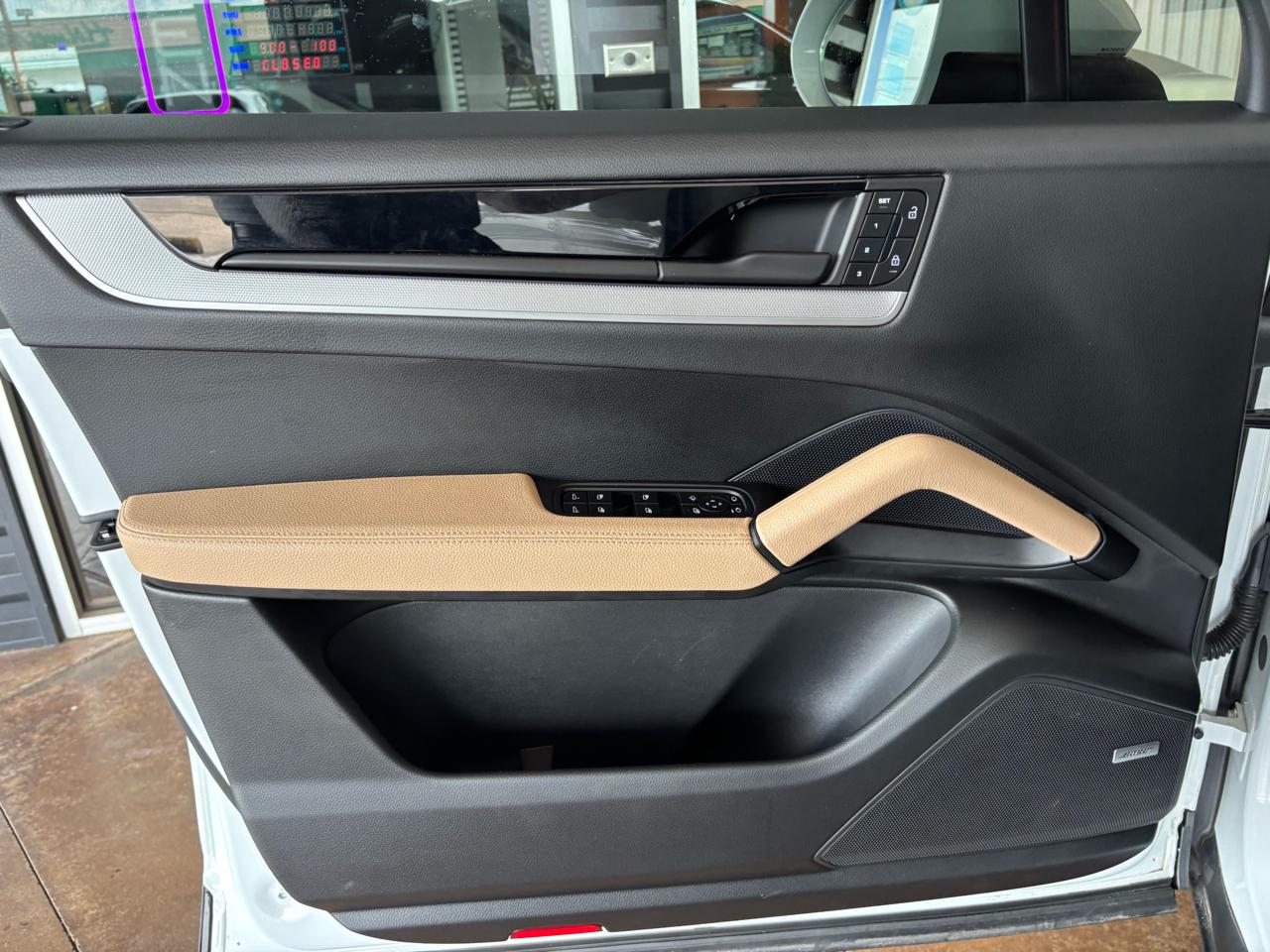 Porsche Cayenne AWD 2025