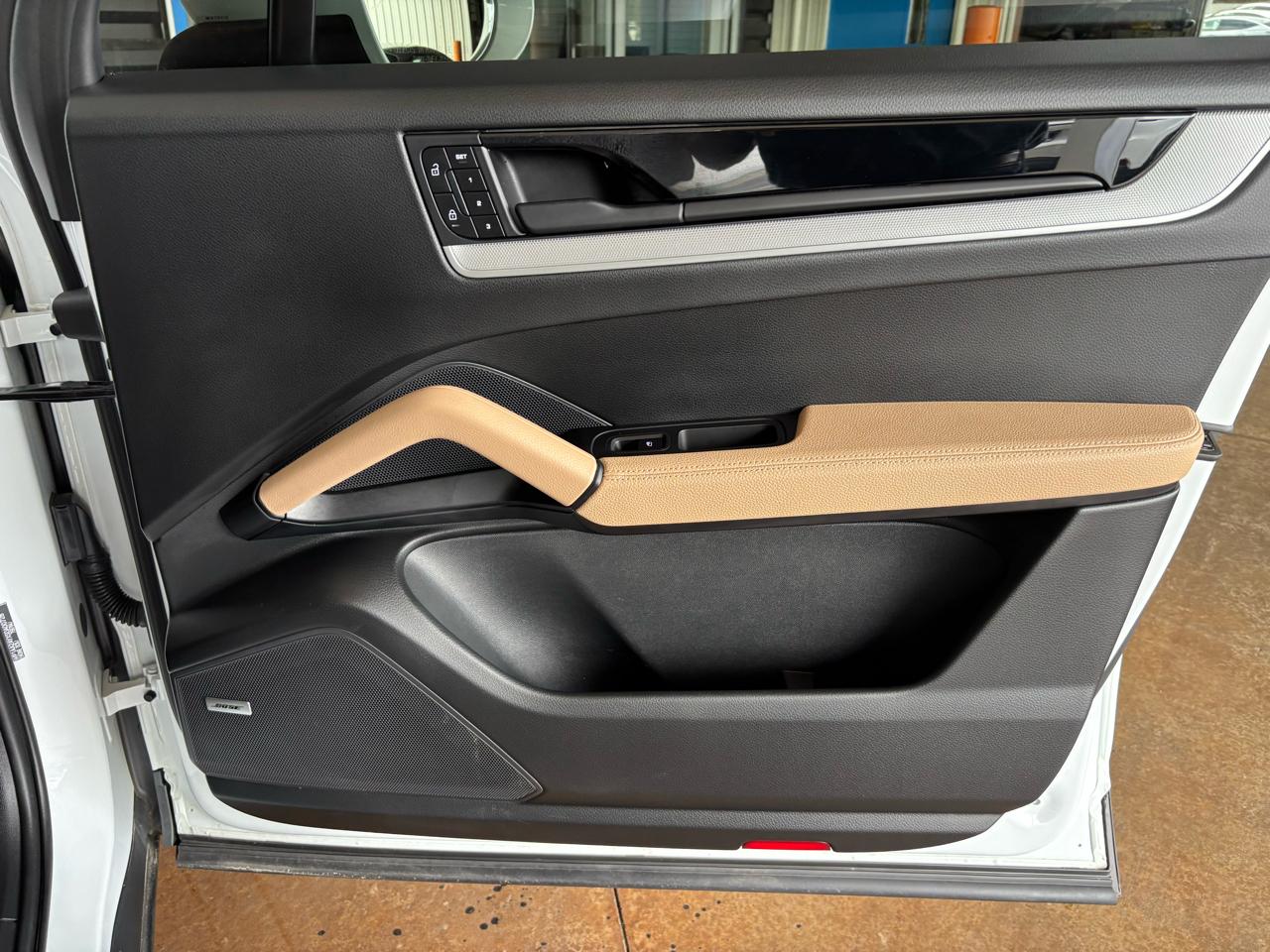 Porsche Cayenne AWD 2025
