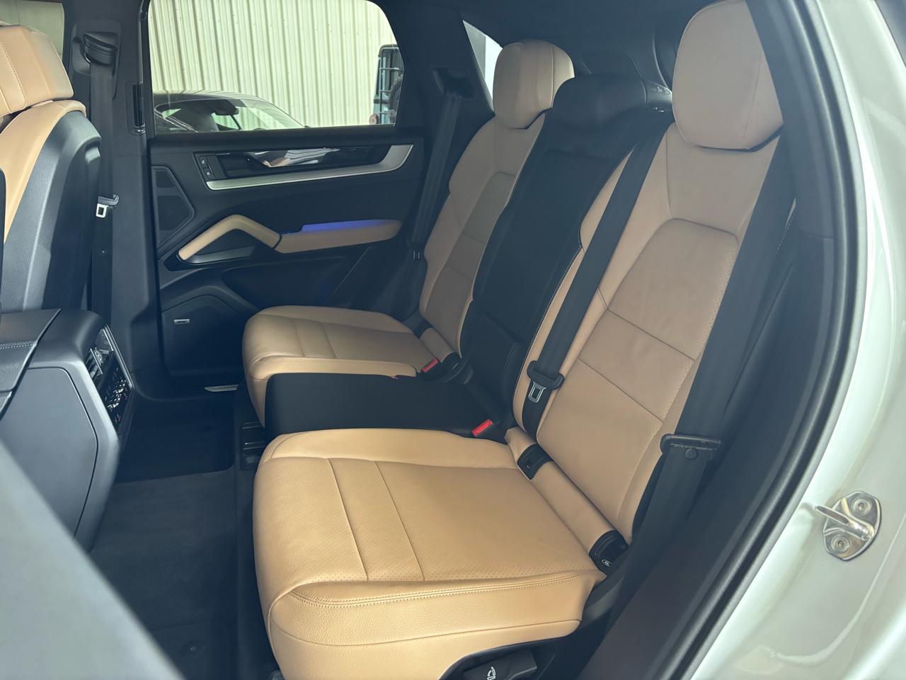 Porsche Cayenne AWD 2025