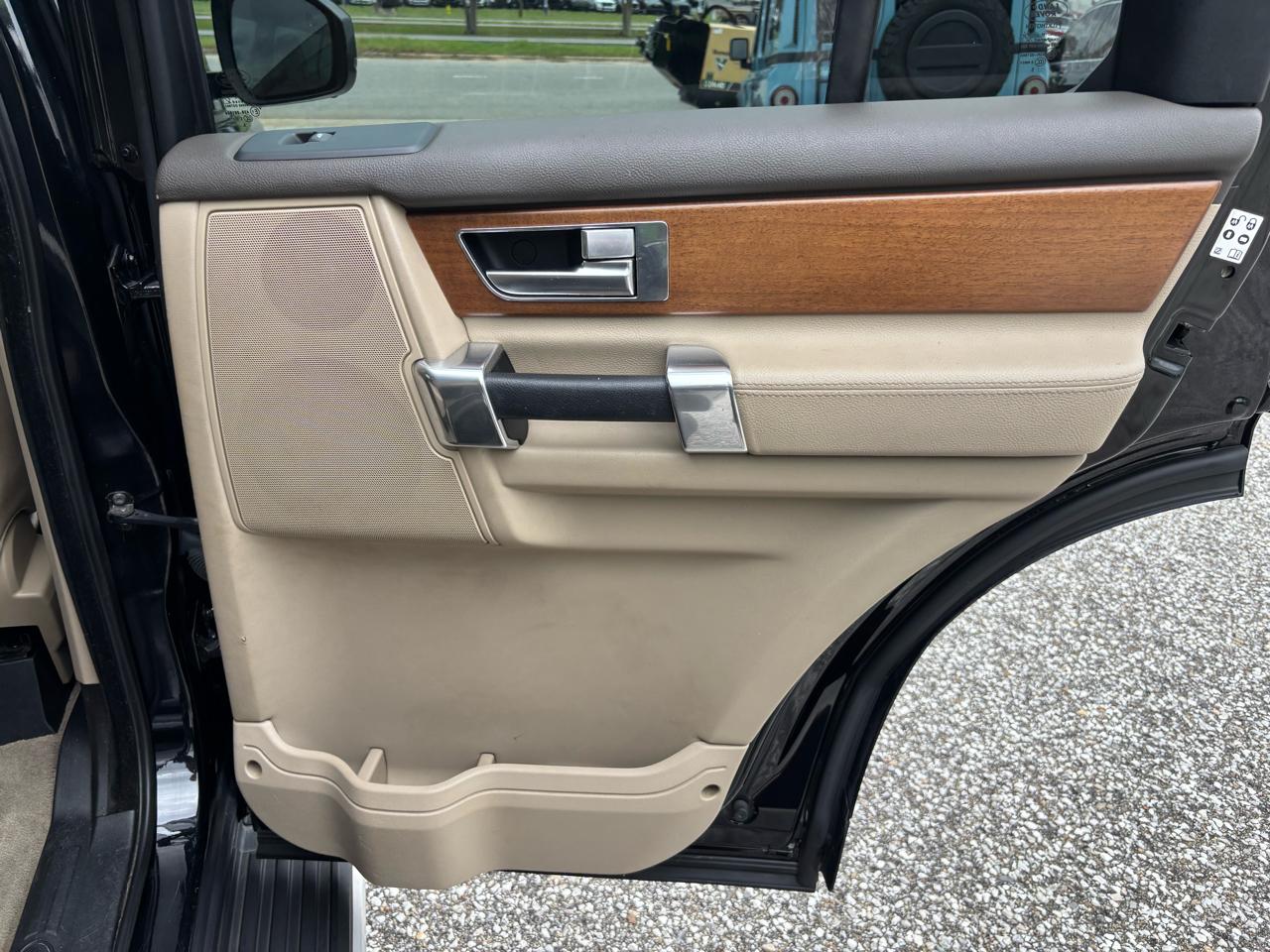 Land Rover LR4 4WD 4dr HSE Silver Edition 2016
