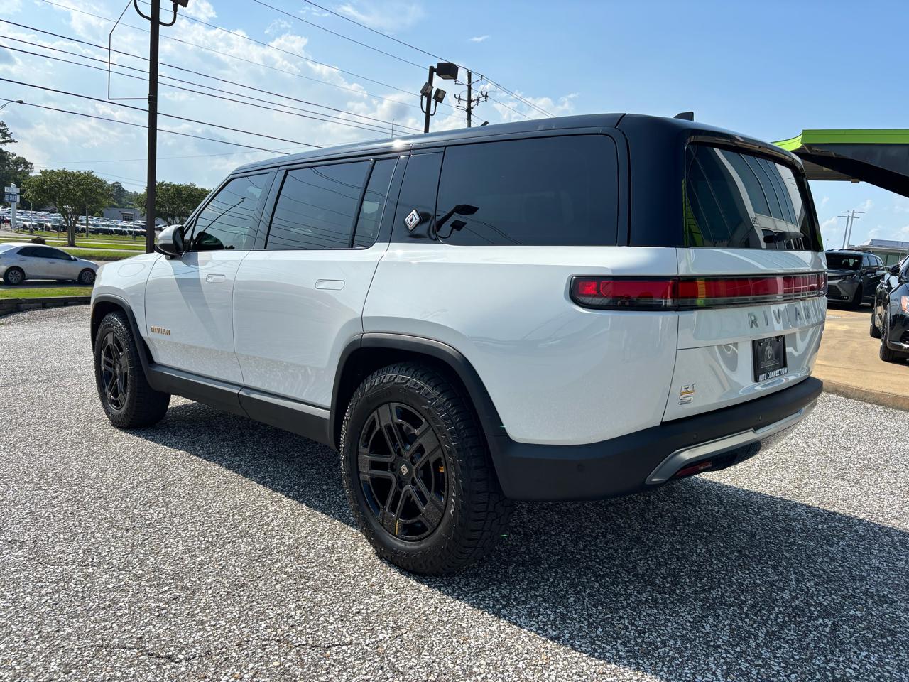 Rivian R1S Adventure Quad-Motor Large Pack 2024