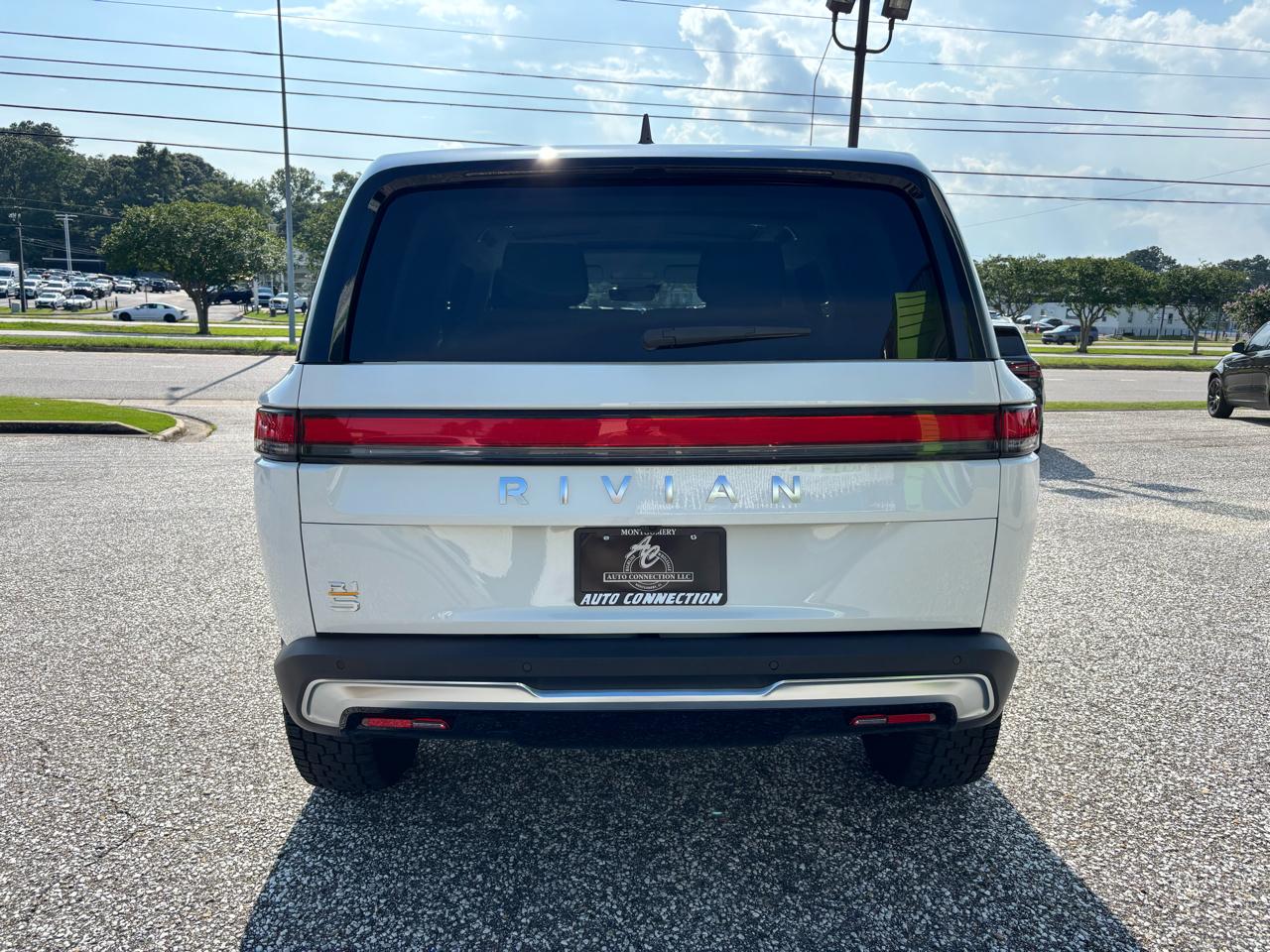Rivian R1S Adventure Quad-Motor Large Pack 2024