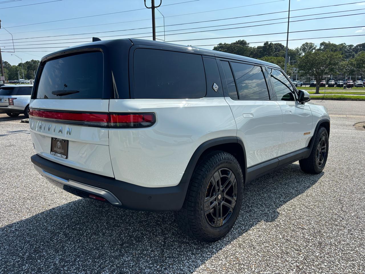 Rivian R1S Adventure Quad-Motor Large Pack 2024