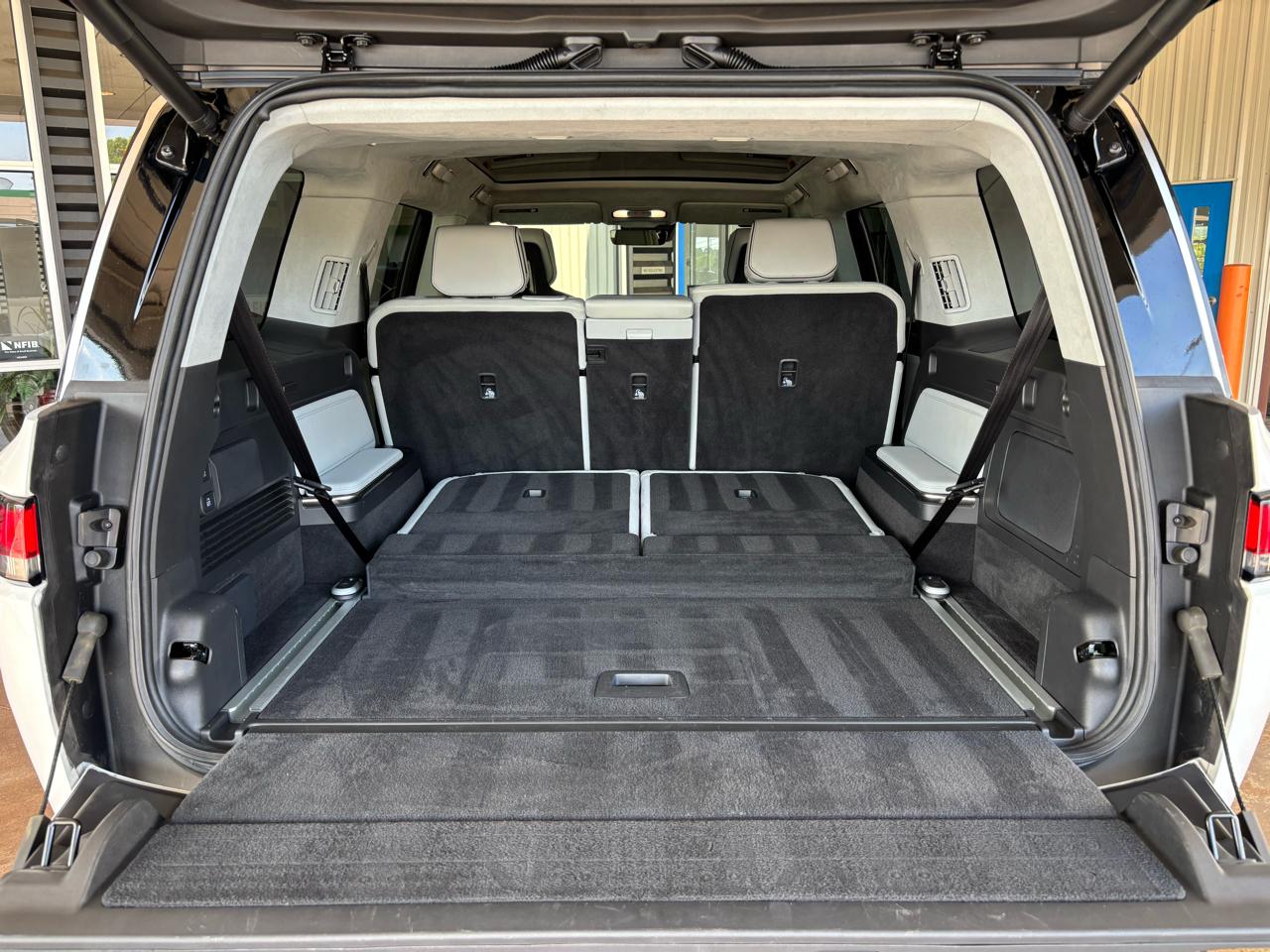 Rivian R1S Adventure Quad-Motor Large Pack 2024