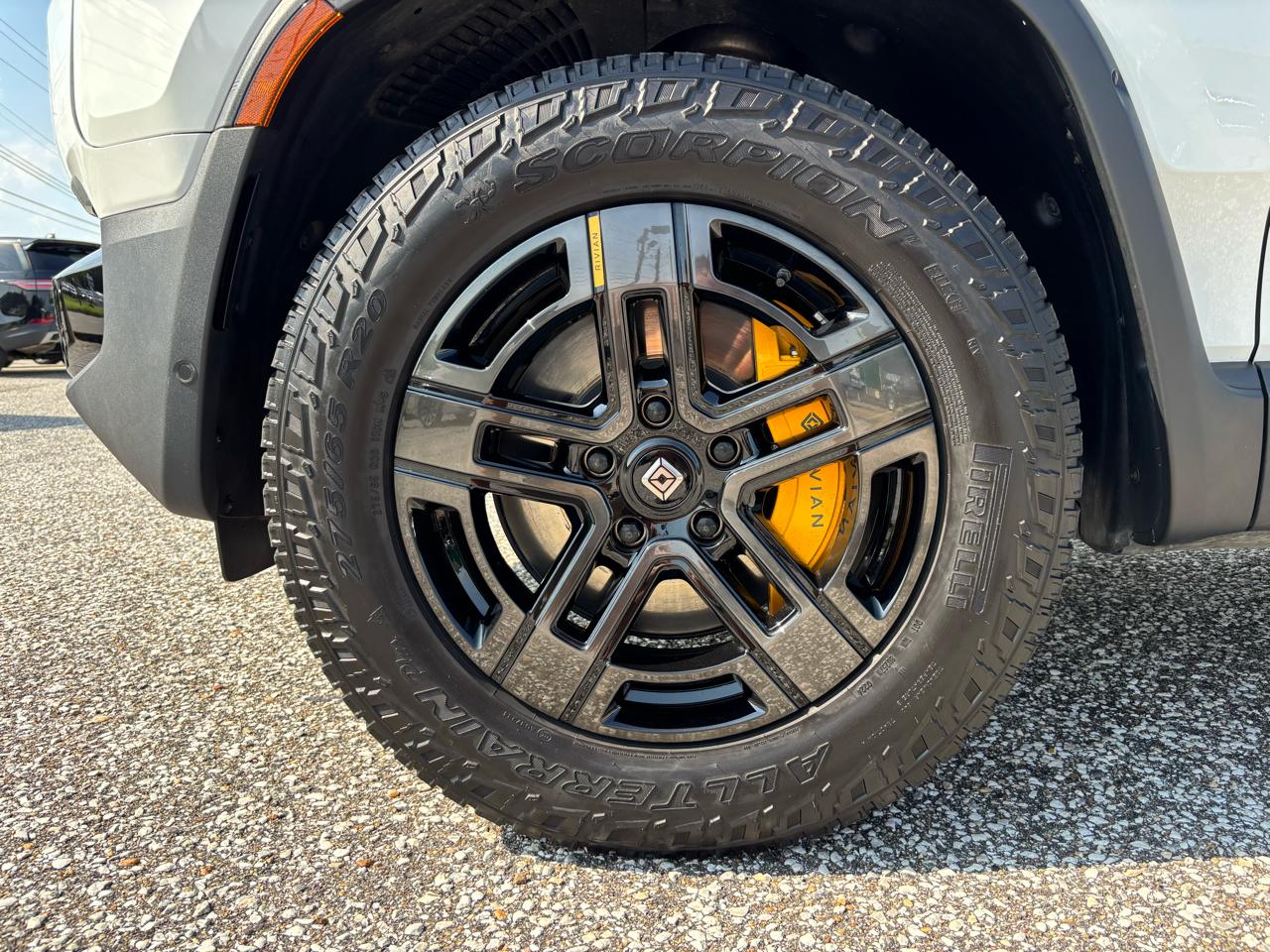 Rivian R1S Adventure Quad-Motor Large Pack 2024