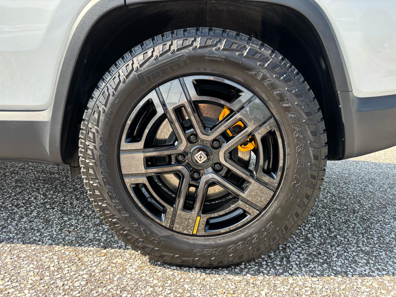 Rivian R1S Adventure Quad-Motor Large Pack 2024