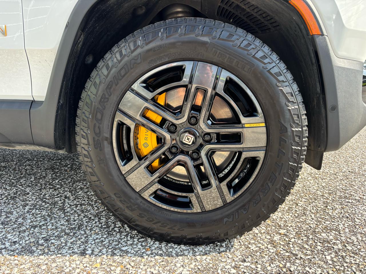 Rivian R1S Adventure Quad-Motor Large Pack 2024