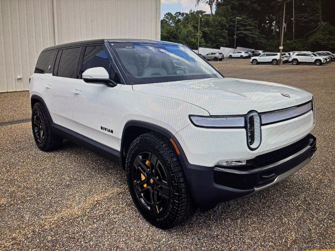 Rivian R1S Adventure Quad-Motor Large Pack 2024